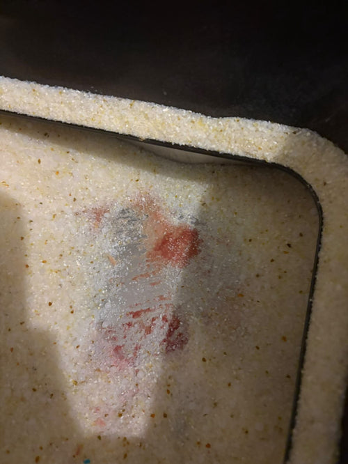 Colour change in the litter tray